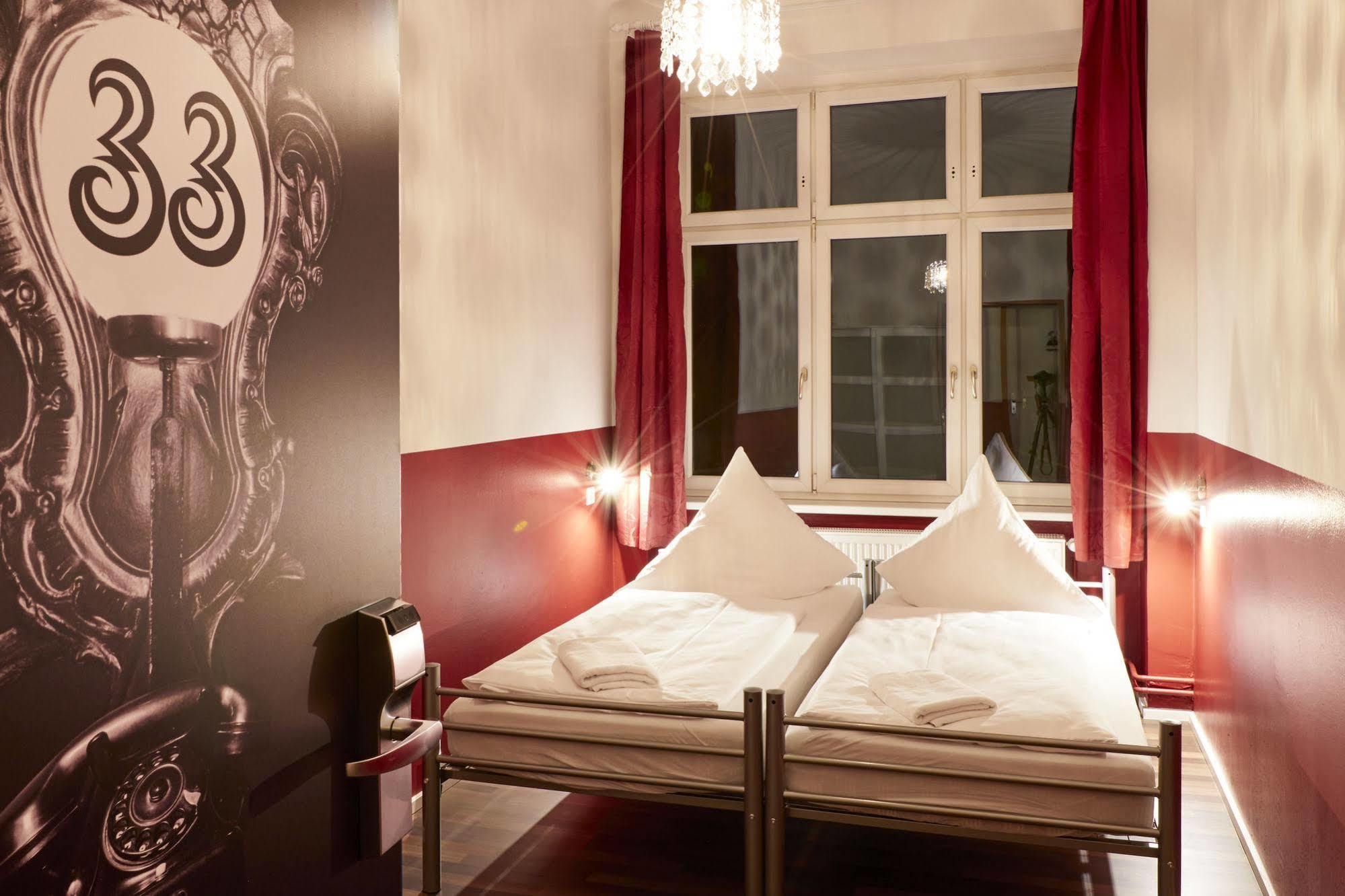 Ballhaus Albergue *